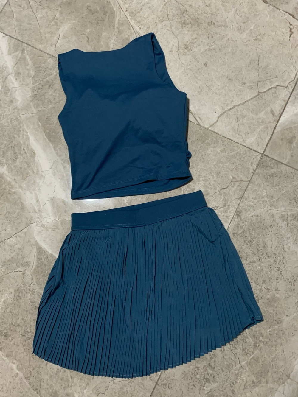 ALO Yoga Deep Teal Crop Tank and Pleated Skort Set - Picture 2 of 5